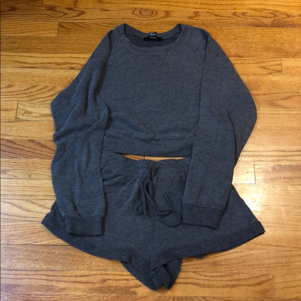 SOLD ON DEPOP comfy lounge set